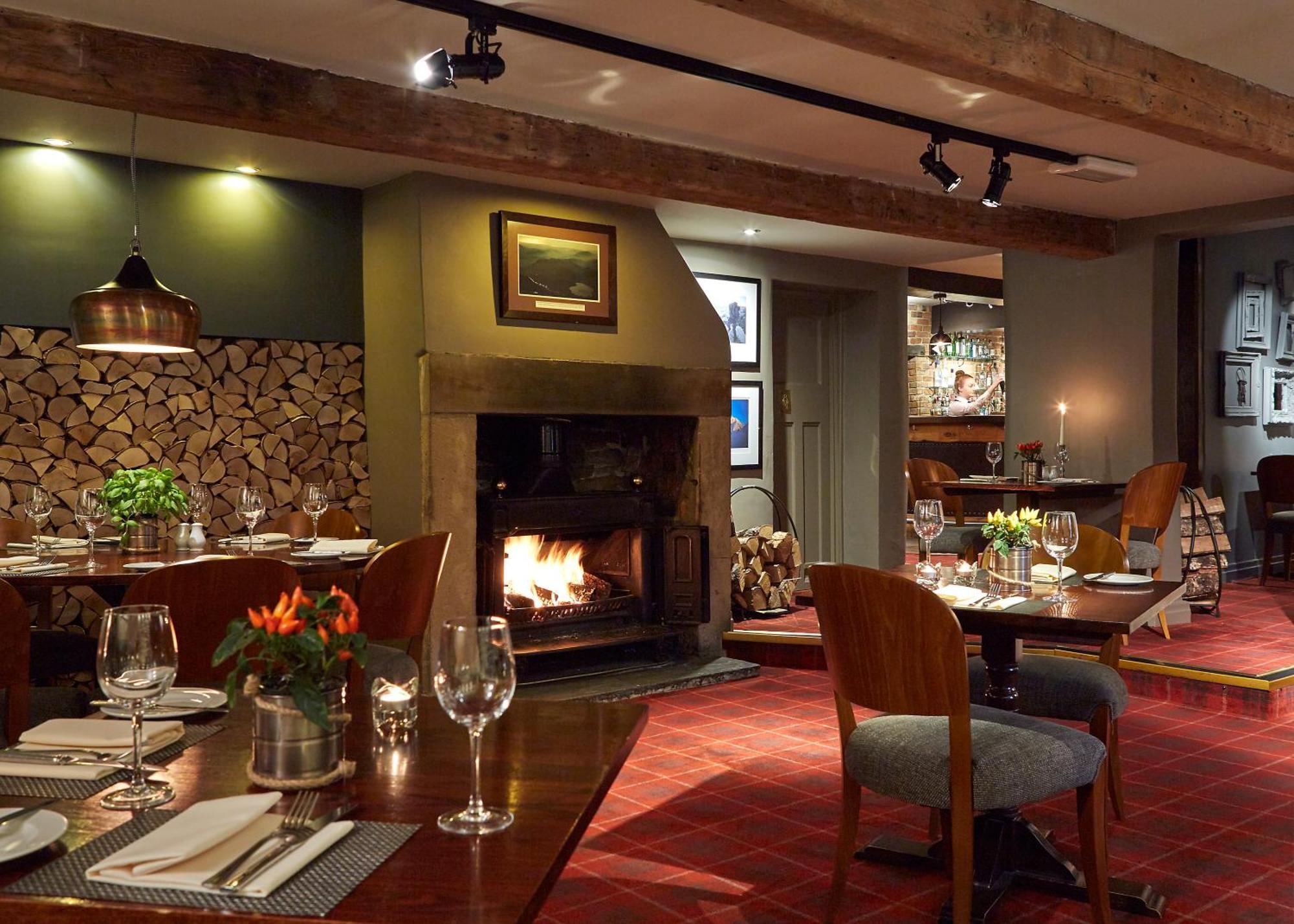 Hotel The White Hart At Lydgate à Oldham Extérieur photo