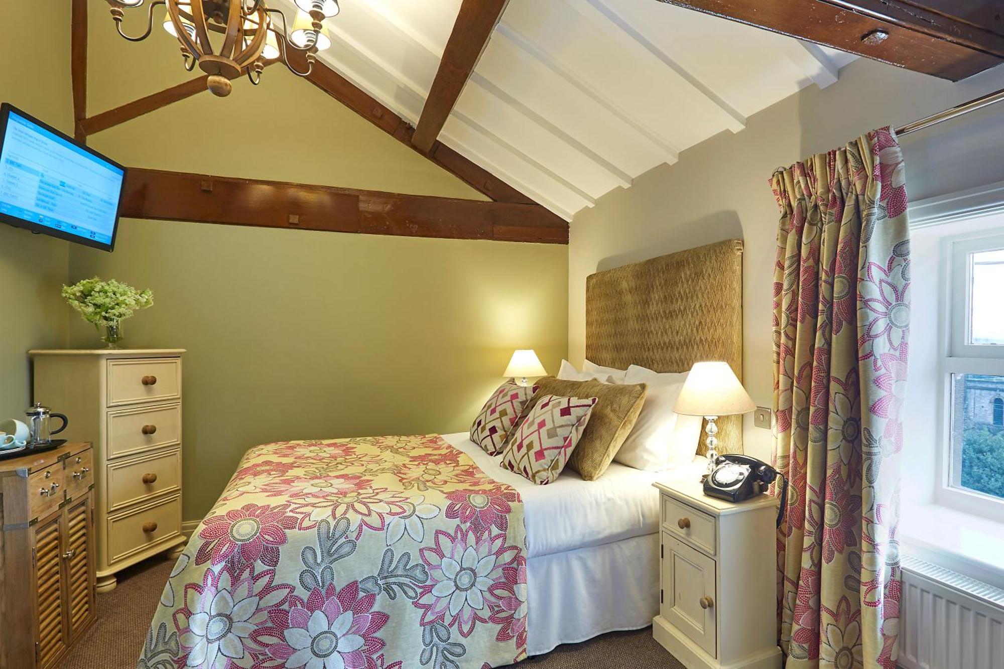 Hotel The White Hart At Lydgate à Oldham Extérieur photo